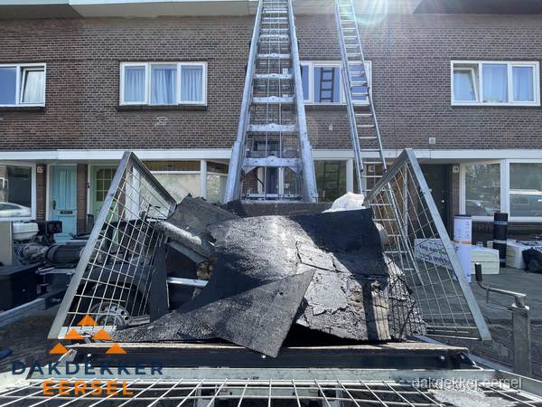 Kosten dakreparatie: dakschade aan flatgebouw in Eersel
