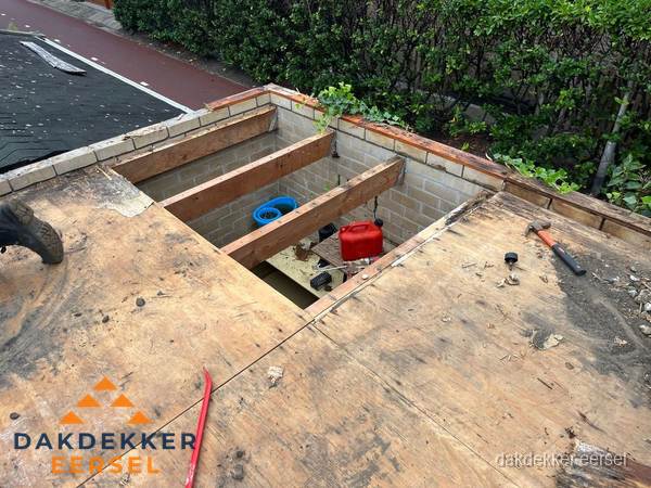 Plat dak vervangen met open constructie in Eersel