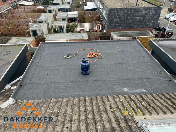 Dakrenovatie afgerond met nieuwe bitumen dakbedekking in Eersel