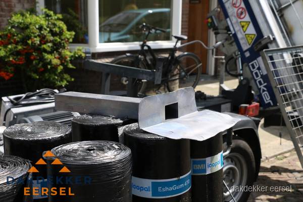 Dakbedekkingsmateriaal en dakgoot onderdelen in Eersel