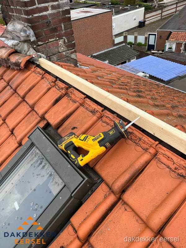 Kosten dak vervangen: werkzaamheden aan pannendak in Eersel