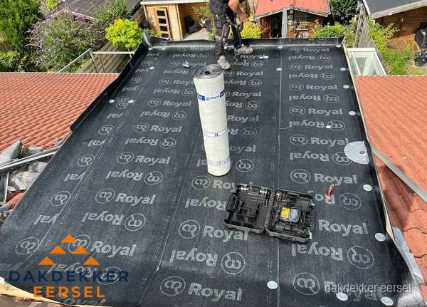 Dakrenovatie met Royal onderdak op plat dak in Eersel