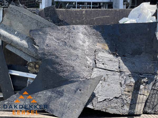 Kosten dakrenovatie: afvoer oud dakmateriaal in Eersel